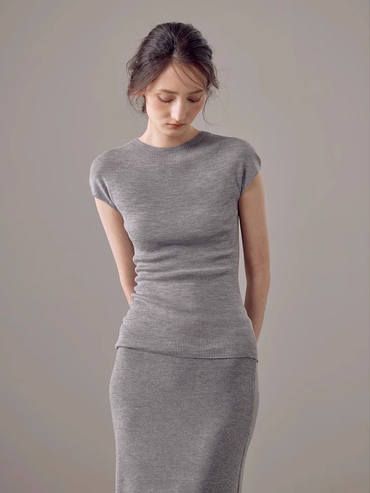 회색