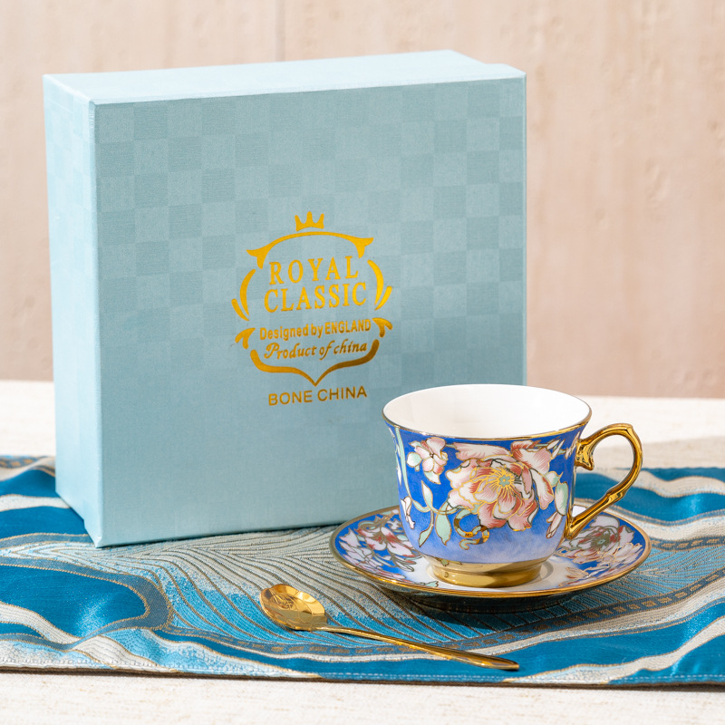 Taza de café de cerámica de estilo europeo, taza de café de Phnom Penh, taza de té de lujo ligera, salón de belleza doméstico, taza de té de alto valor, plato de flores