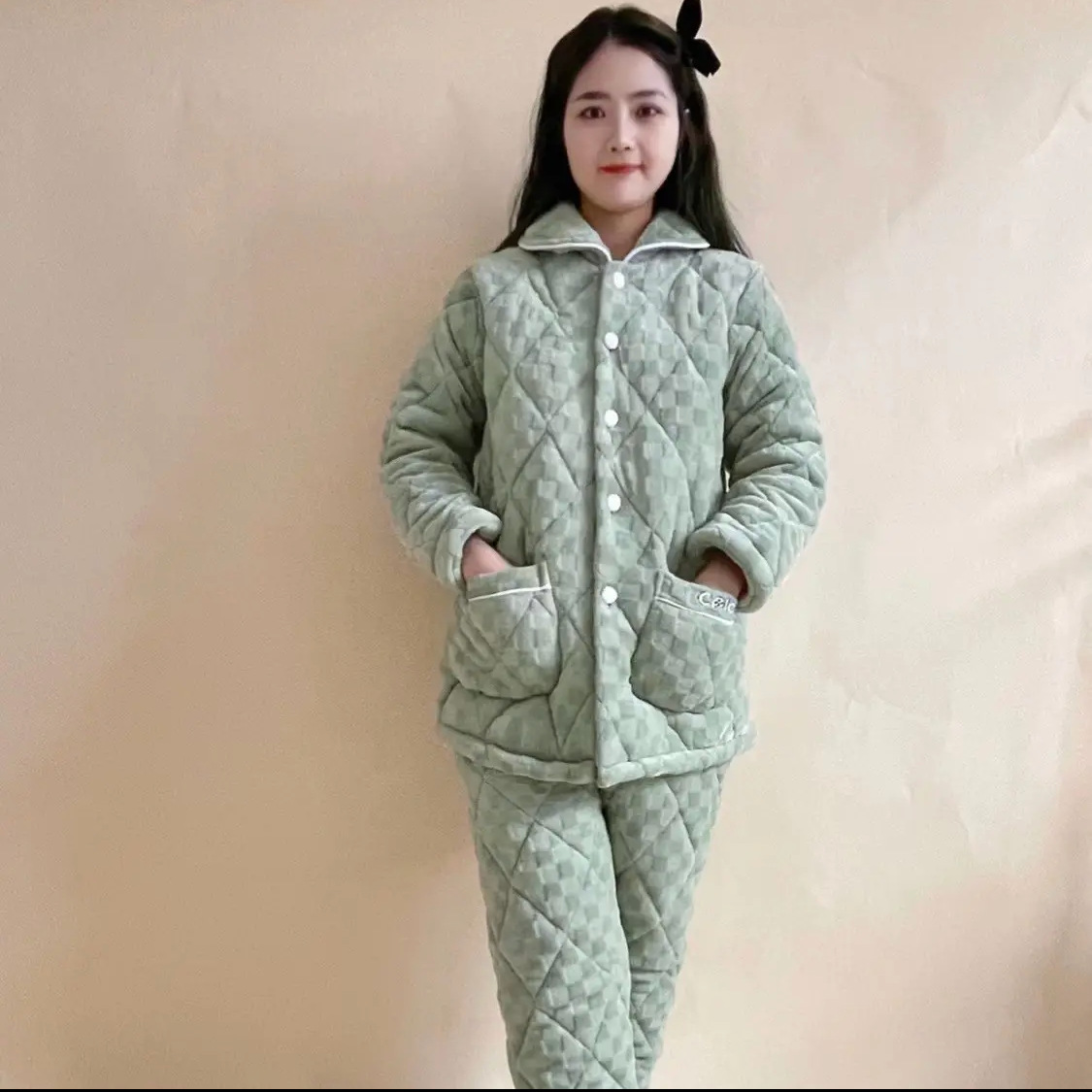 パジャマ女性冬のサンゴのベルベットの三層の厚いベルベット保温綿フランネル春秋冬の家庭服