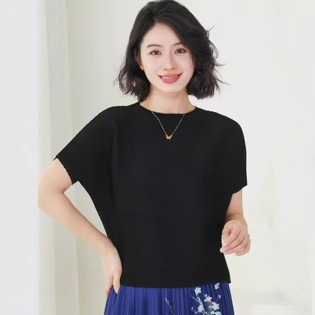 Women's T-Shirt High-end Sense Spring and Summer New Round Neck Loose Slimming Pullover Small Shirt Elegant Miyake Short Sleeve Top