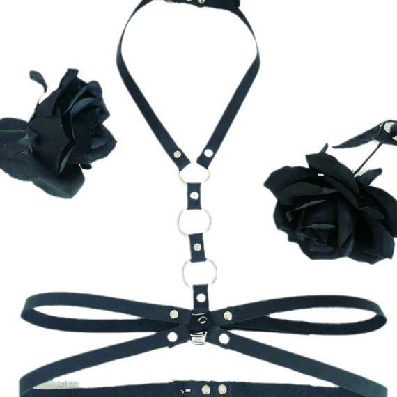 素食黑色皮革具，可逆转Y形下半身，适合