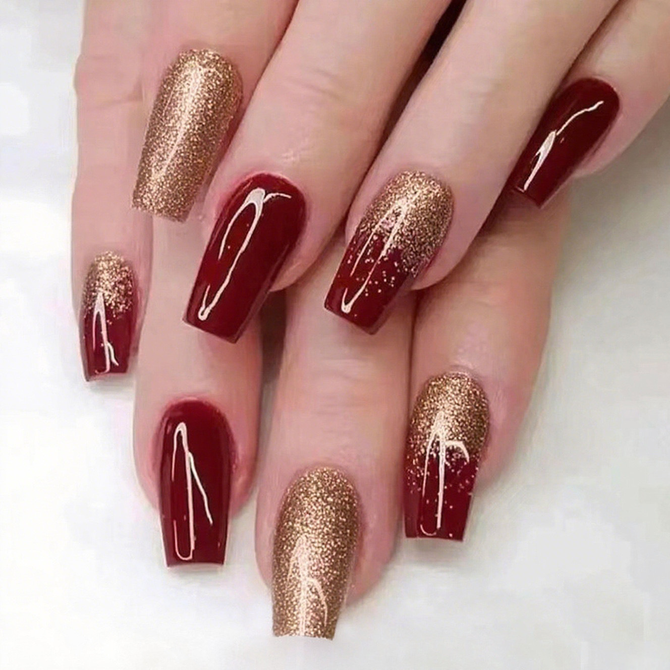 Sparkling Gold Powder Burgundy Bridal Manicure Mid-Length Fake Nails Holiday New Year Wear Nails European and American Ins Style Manicure