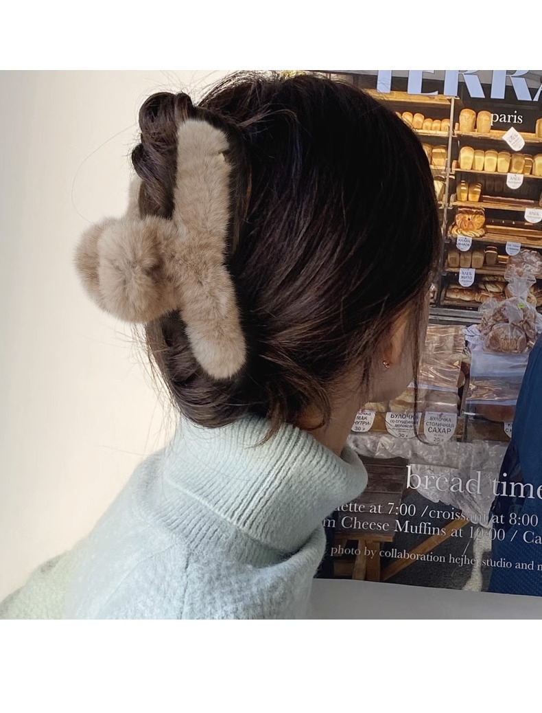 Hair clip Premium plush clip Oversized style back of head shark clip_voghion.com