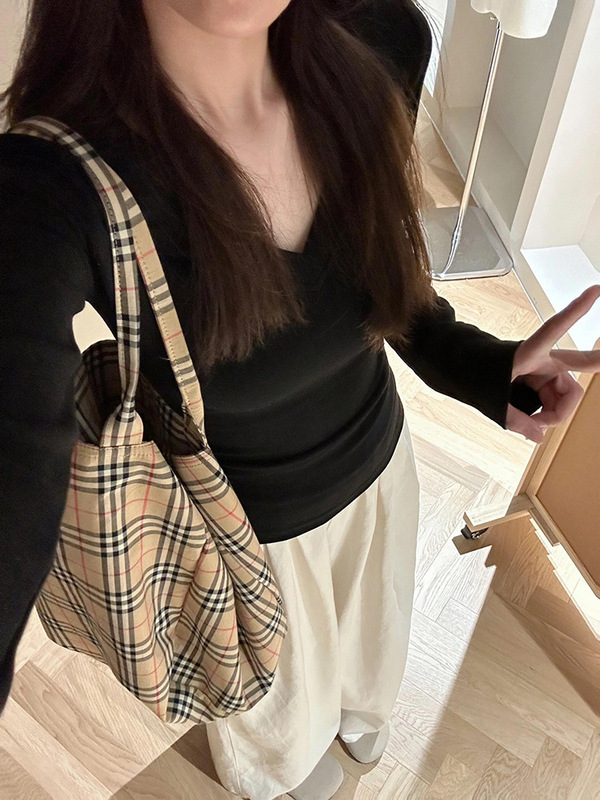 黑色V领百搭正肩长袖t恤女春秋冬2025新款修身显瘦内搭打底衫上衣|undefined