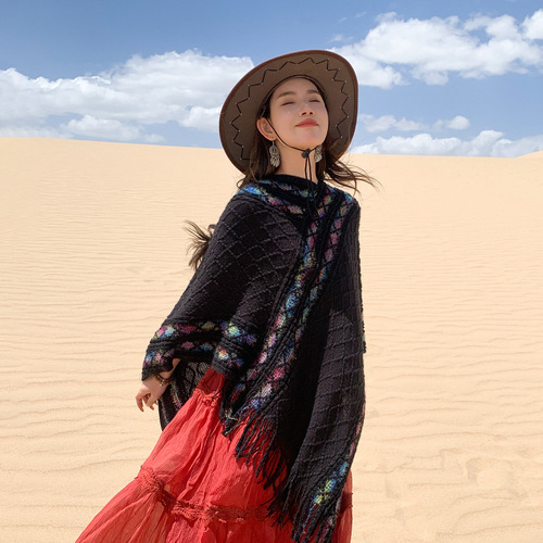 Bohemian rhombus plaid warm pullover shawl thickened Tibetan northwest windproof cloak for women to take photos and travel