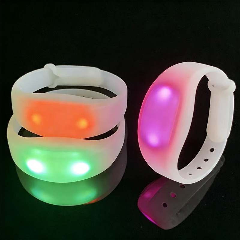 Manufacturer Wholesale New Model Concert Remote-Controlled Light-Up Bracelets for Event and Party Atmosphere Cheering and Support