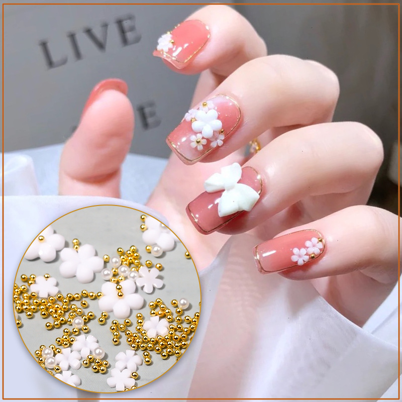 Decoraciones de uñas de moda, pequeñas flores blancas de diferentes tamaños, flores blancas tridimensionales de cinco pétalos, pequeñas cuentas de acero, diamantes de imitación de resina para uñas