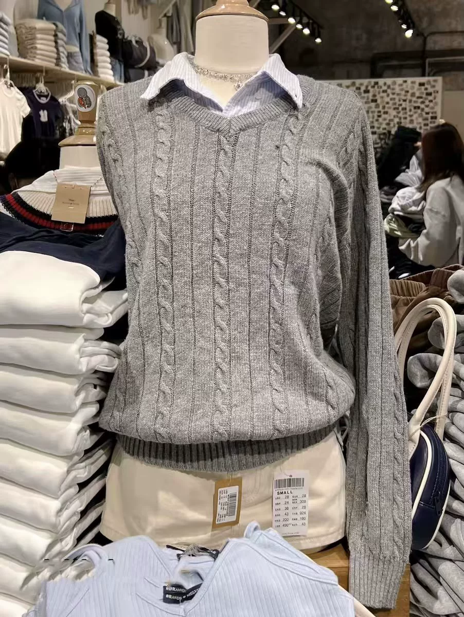 Sweater V-neck retro knitted pullover, American style, one size (soft fit)