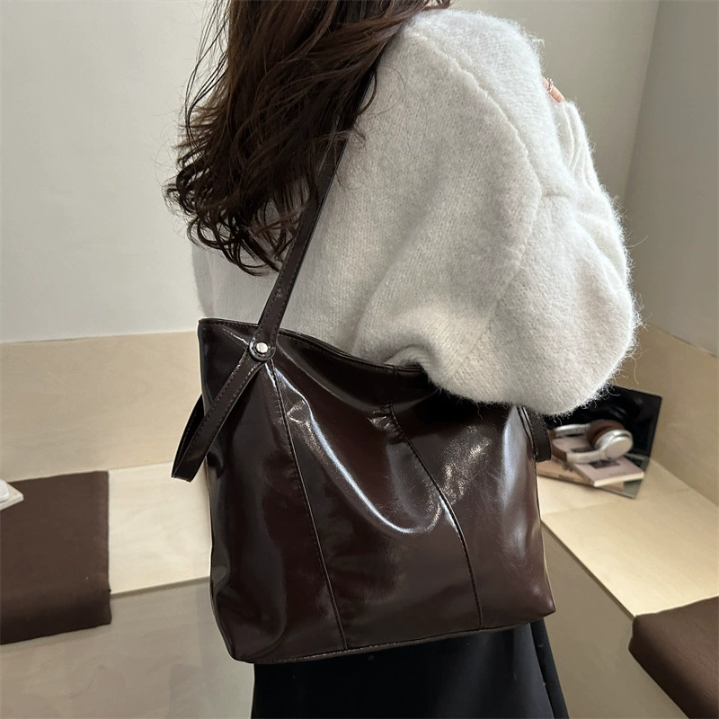 Capacious demi-season universal one-shoulder bag, high-end
