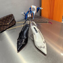 �W��վGŮЬ26���r�к��ܛ��ץ�yţƤ���^�\�����m���߸��Λ�Ь