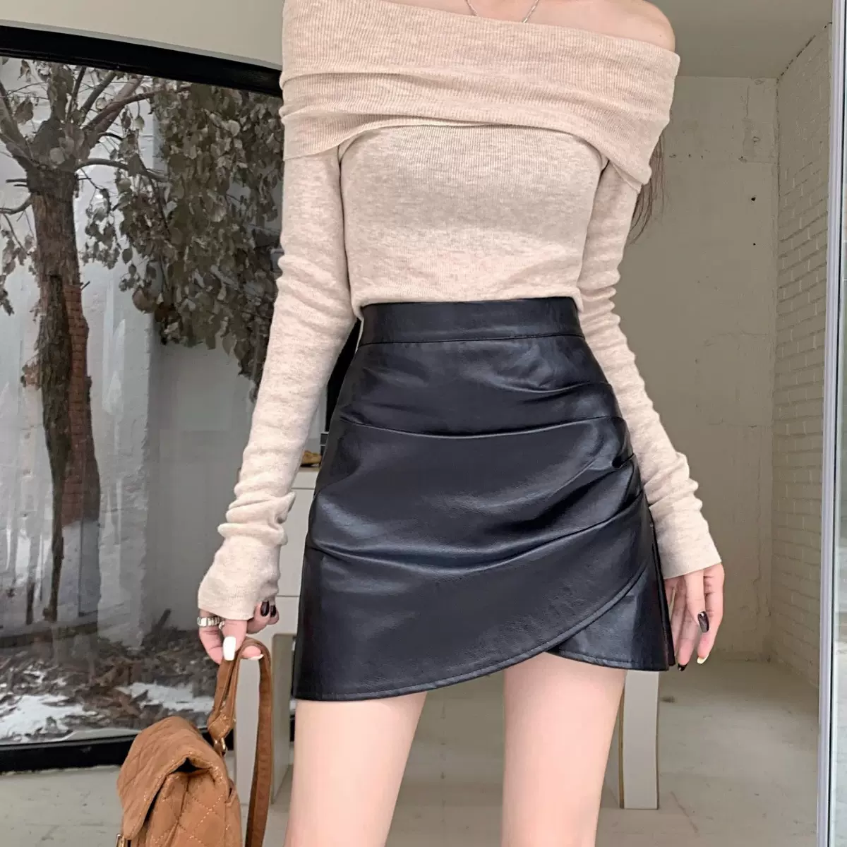 新款复古辣妹咖色高腰褶皱PU皮裙女半身裙秋冬季显瘦遮胯包臀短裙