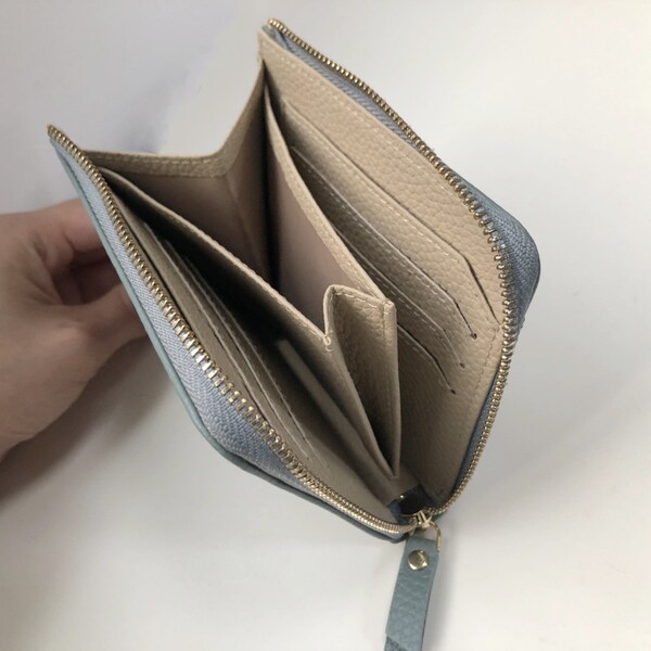 Short fashionable wallet