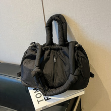 包包女秋冬季大容量棉服手提通勤托特包2025新款尼龙布斜挎包韩版