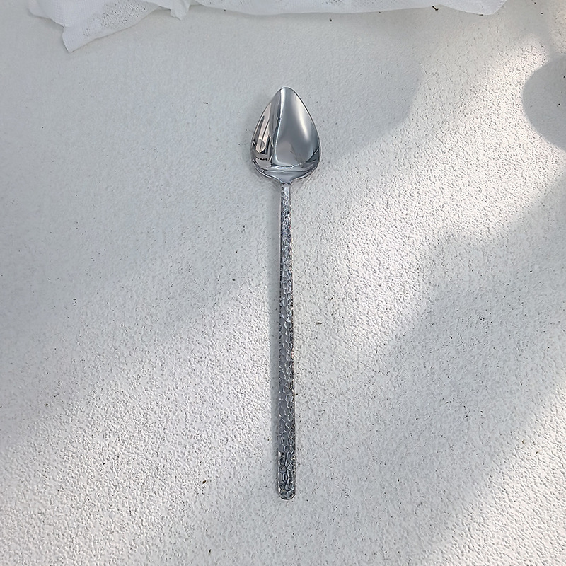 Cross-border 304 stainless steel hammered pattern hotel long-handled spoon tableware, home-use stirring spoon, heart-shaped ice spoon, vintage style