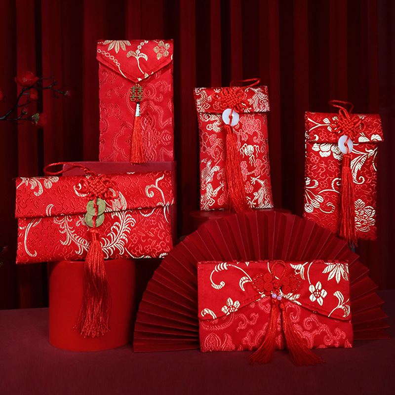 Wholesale wedding supplies Chinese brocade fabric red envelope wedding Chinese style red envelope bag personalized tassel red envelope
