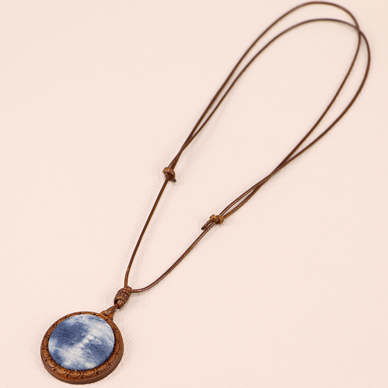 Wholesale Ethnic Style Tie-Dye Old Wood Carving Vintage Blue Dye Sweater Chain Plant-Dyed Pendant Adjustable Necklace_voghion.com