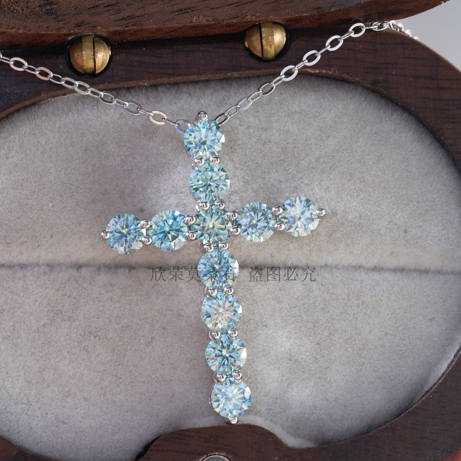 3mm - 4mm collar de cruz de color azul de piedra de mozanita de plata esterlina de lujo ligero collar clavícula colgante de cruz