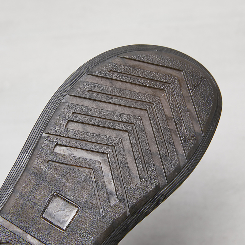 Hand-Sewn Genuine Leather Men's Closed-Toe Sandals 2026 Summer Cool Comfortable Soft Durable Men's Shoes Wholesale from Manufacturer