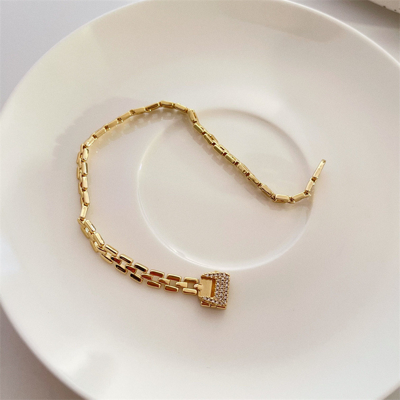 Fashion Geometric Copper Inlay Rhinestones Bracelets