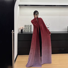 连衣裙;女式风衣;时尚休闲套装