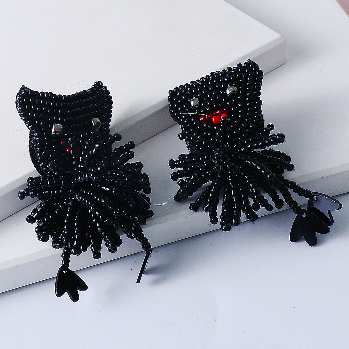 Fashion Black Rice Bead Woven Cat Stud Earrings
