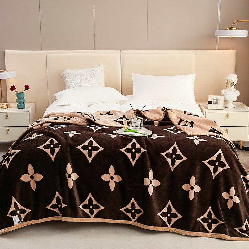 New Arrival Composite Milk Velvet Cloud Blanket | Printed Gift Blanket | Machine-Washable, Warm & Thick Throw Blanket with Customizable Logo Printing