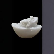 批发汉白玉元宝金蟾家居客厅摆设阿富汗白玉金蟾元宝摆件工艺品