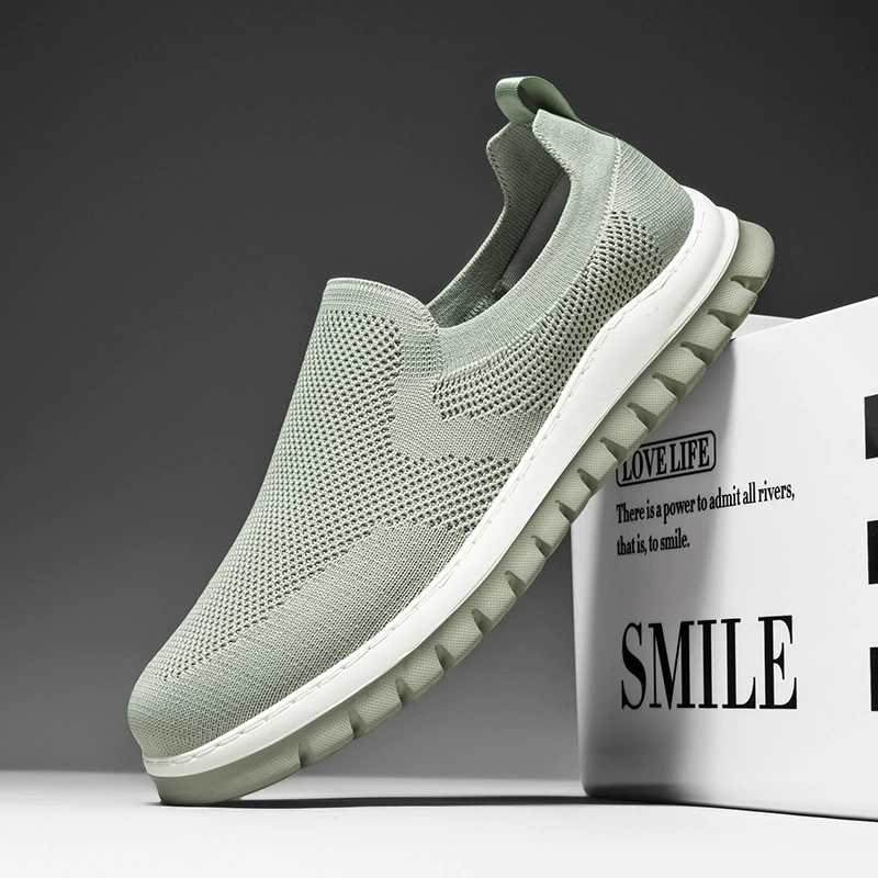 Мужские слипоны из сетчатой ​​ткани, повседневная обувь, новый летний стиль 2025 года, легкие, дышащие, слипоны на мягкой подошве.