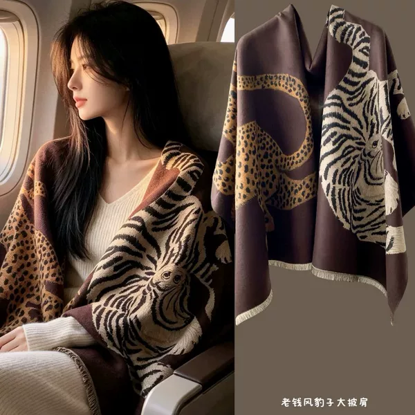 Autumn and winter best-selling retro leopard print faux cashmere scarf and shawl, a fashionable and versatile outerwear piece for women, with a chic Korean style