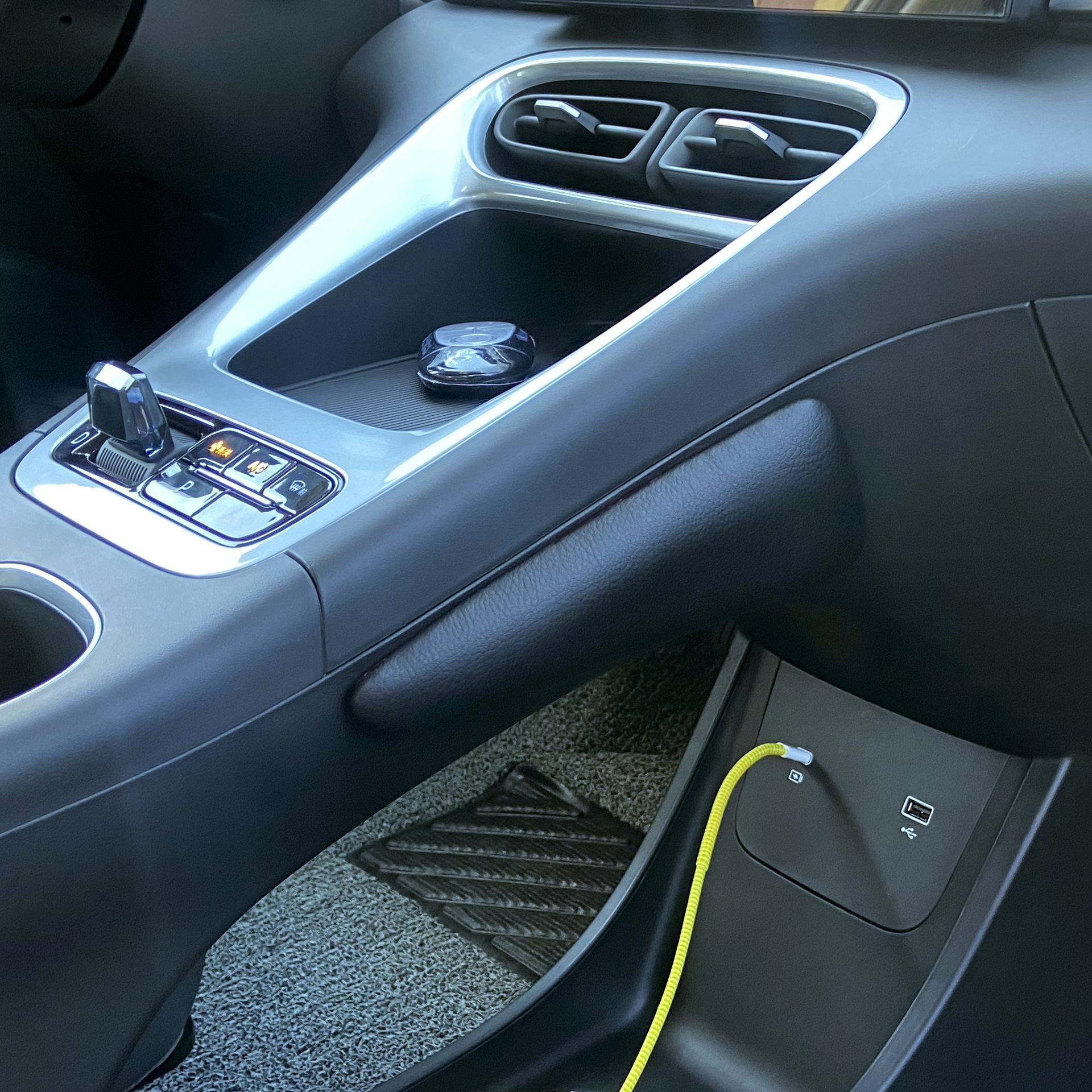 Mdcg Good Luck Is Suitable for Xingyuan New Car Leg Support Cushion