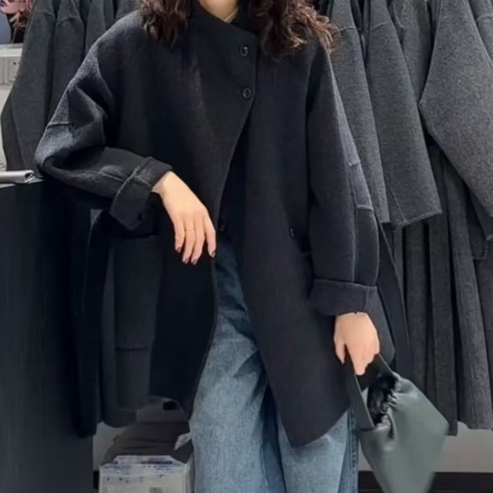 차콜 그레이