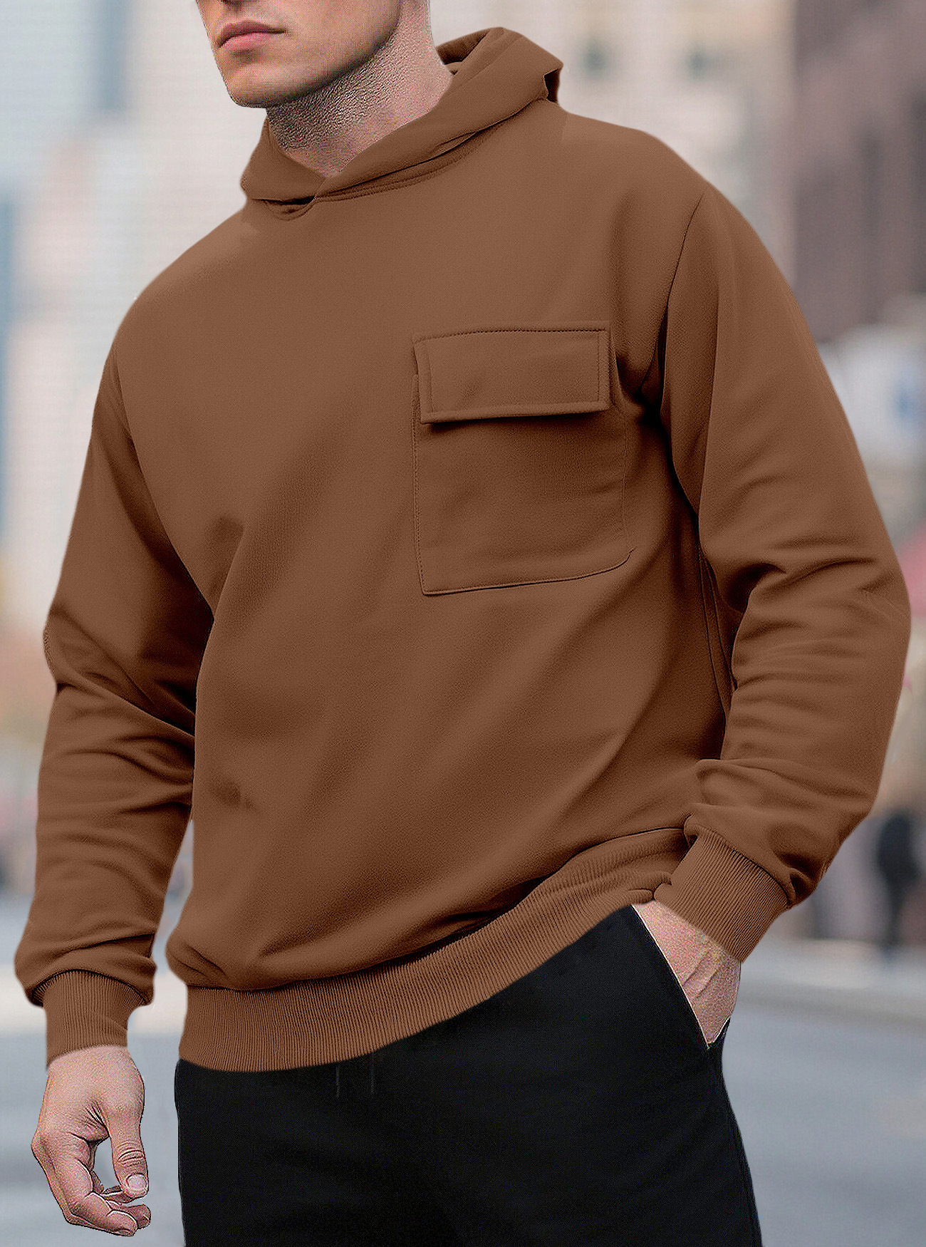 Sweat à capuche homme en coton molletonné avec poche plaquée_voghion.com