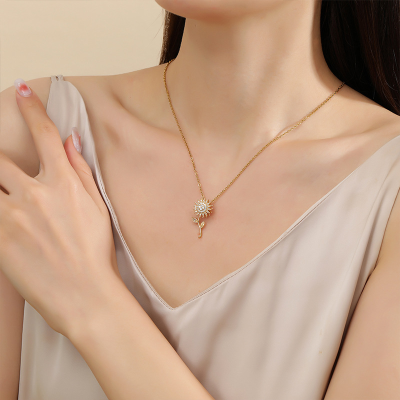 9g Weight Zircon Inlay Material Pendant Necklace Classification cable chain Chain Type 1 Piece Quantity Simple Style Flower Copper Zircon Pendant Necklace In Bulk