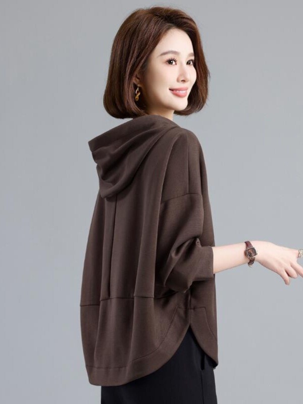 Casual hooded sweatshirt for women, spring and autumn 2025 new style, loose and stylish, suitable for middle-aged and elderly mothers, thin, versatile, and tummy-covering top