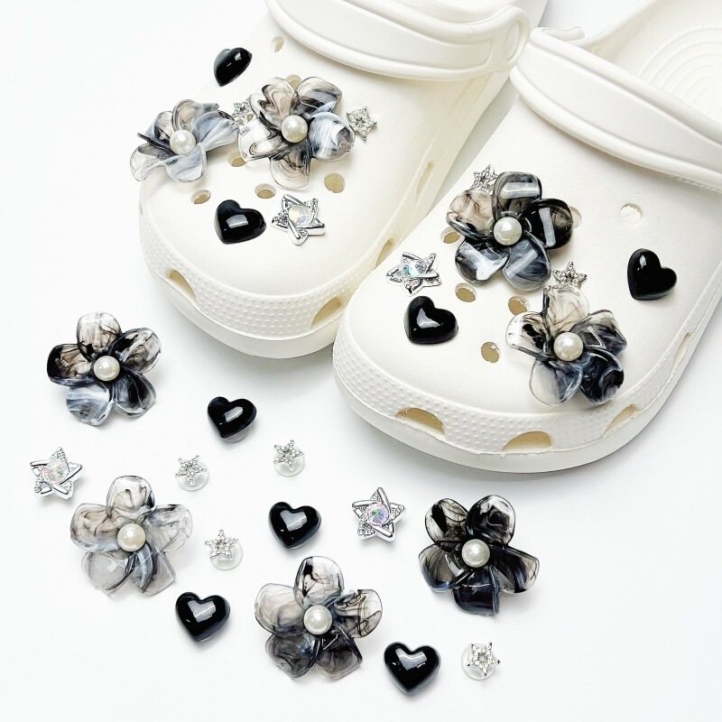 Fashion Clogs DIY Shoe Flower Shoe Buckle Creative Black Three-Dimensional Flower Versatile Detachable Shoe Decoration Buckle Fashion Clogs DIY Shoe Flower Shoe Buckle Creative Black Three-Dimensional Flower Versatile Detachable Shoe Decoration Buckle