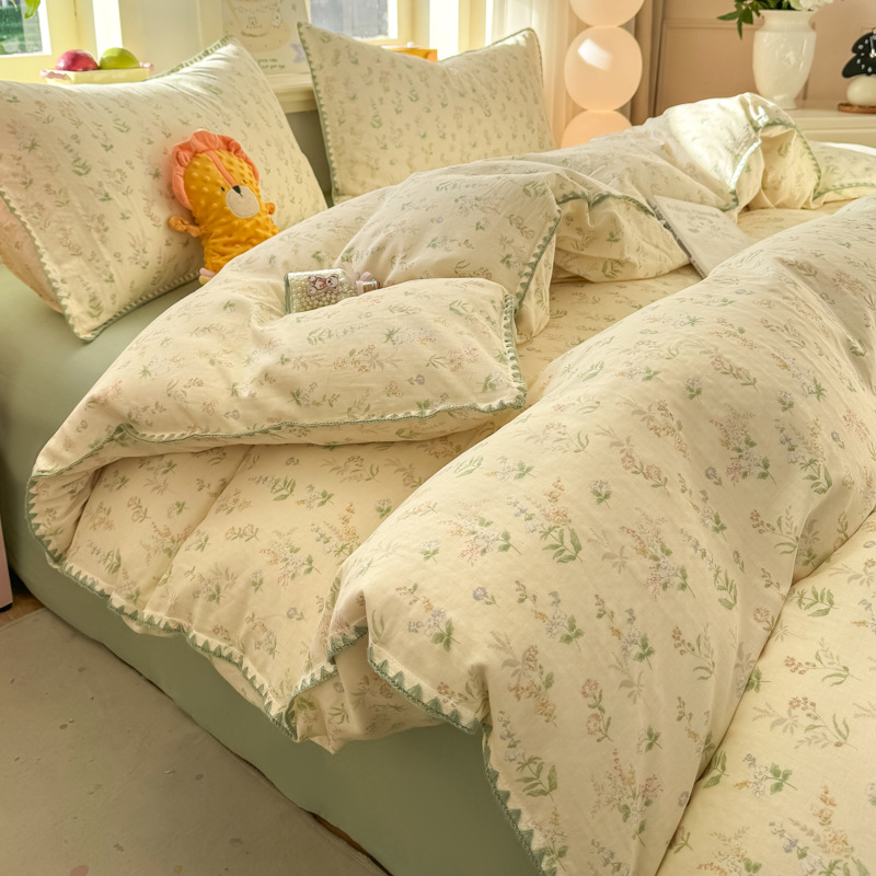 Floral Pattern Pure Cotton Four Piece Bed Linen Set With Sheet_voghion.com