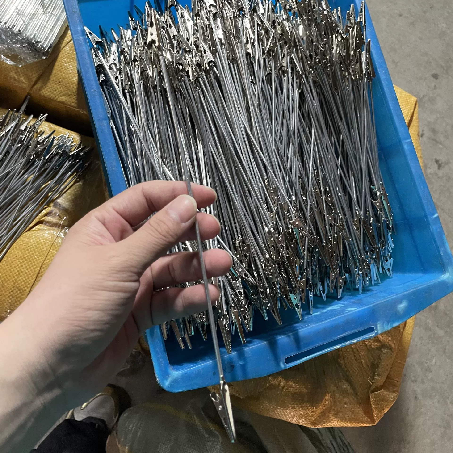 Двухголовый крокодил от комаров зажим многофункциональный металлический держатель для заметок