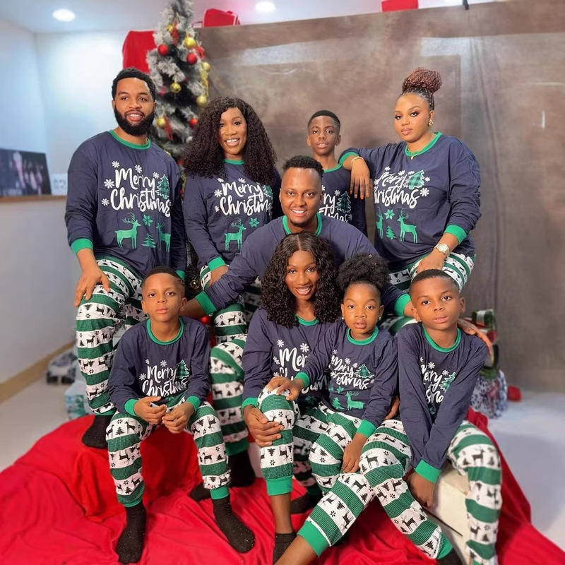 European and American Christmas Printed Home Wear Sets, Cross-Border Couple's Christmas Holiday Family Matching Outfits, Fashionable Home Wear Sets European and American Christmas Printed Home Wear Sets, Cross-Border Couple's Christmas Holiday Family Matching Outfits, Fashionable Home Wear Sets