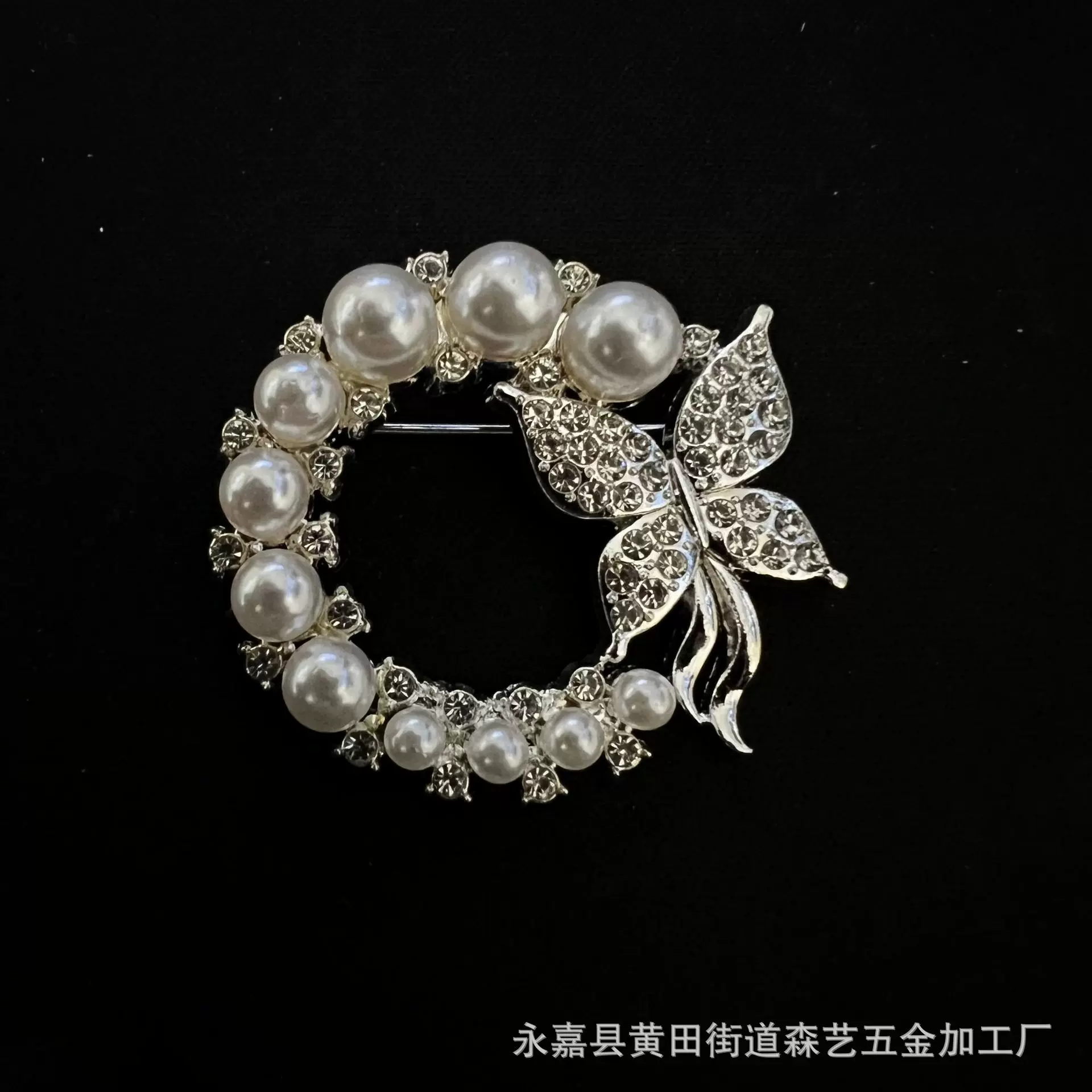 跨境饰品时尚胸针女防走光蝴蝶胸针女士高级感小众新款胸花女批发