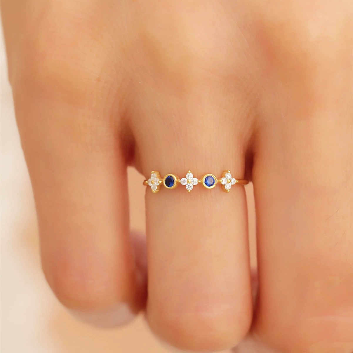 Покрытие медью 14K золото сложенное кольцо порошок цирконий синий зеленый камень четырехлистное кольцо с открытым кольцом трансграничный новый продукт