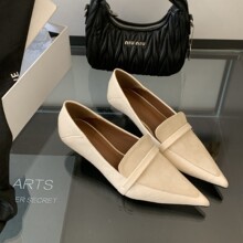 2025新款秋季尖头深口细跟低跟法式英伦风时尚百搭拼接单鞋女