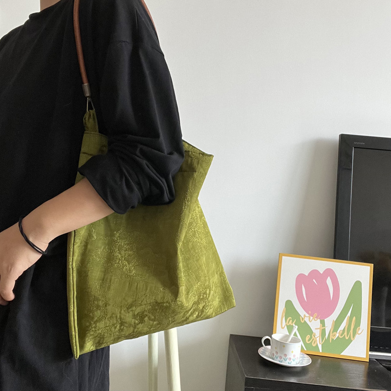 Women's Medium Linen Rayon Natural Silk Geometric Vintage Style Streetwear Square Magnetic Buckle Shoulder Bag display picture 6