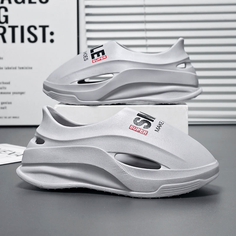 Nuevos zapatos con agujeros para hombres verano 2025 nuevo uso exterior antideslizante, desodorante, pisando mierda, sandalias de playa deportivas de plataforma para hombres