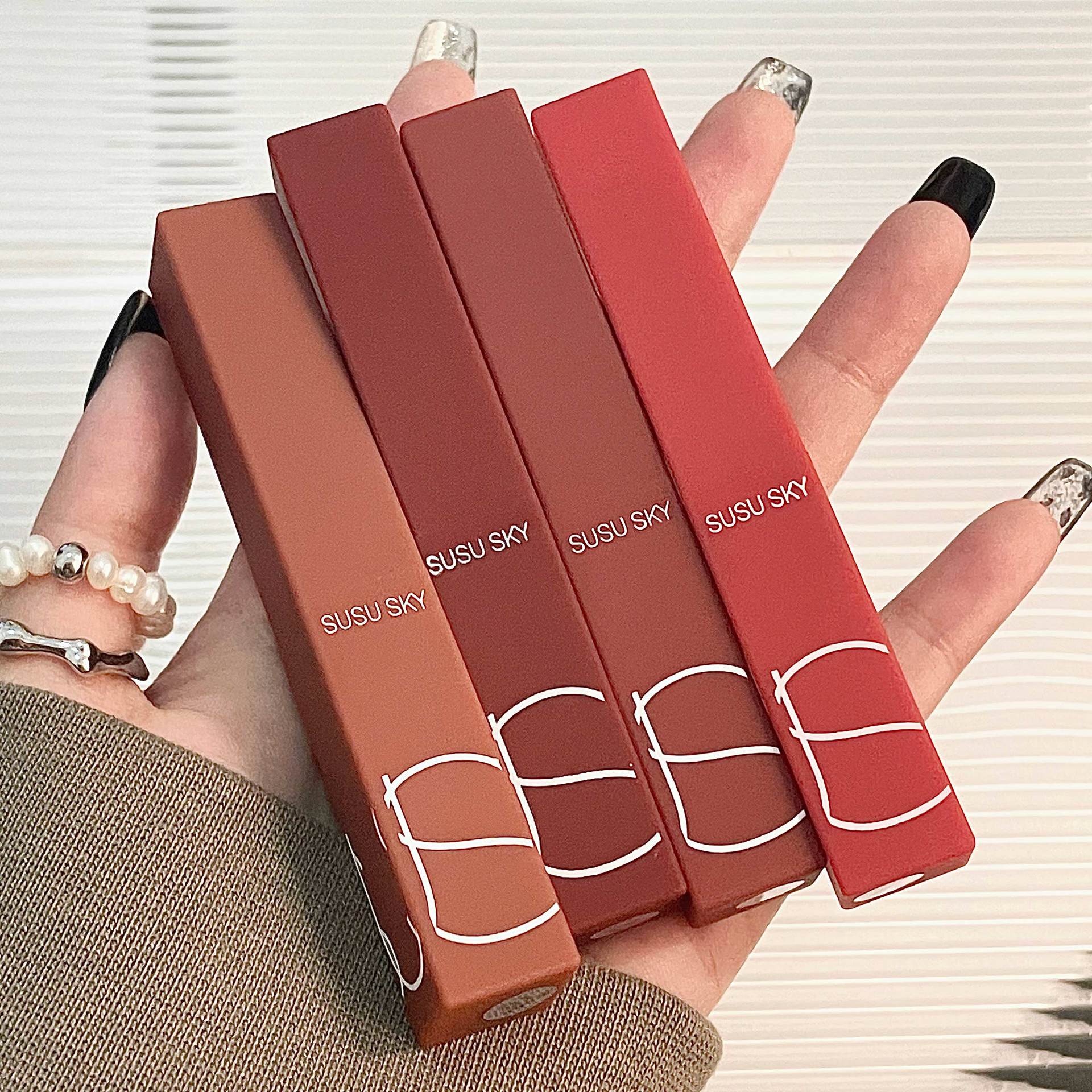 SUSU SKY fine tube matte lipstick, brightening and whitening, long-lasting makeup, non-stick, versatile lip gloss, affordable wholesale undefined