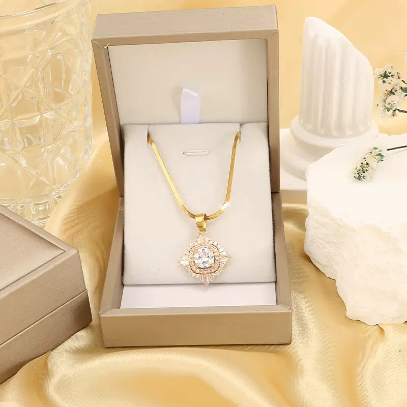 跨境可爱项链饰品配饰首饰不掉色配饰新品钛钢饰品项链女方形皓石