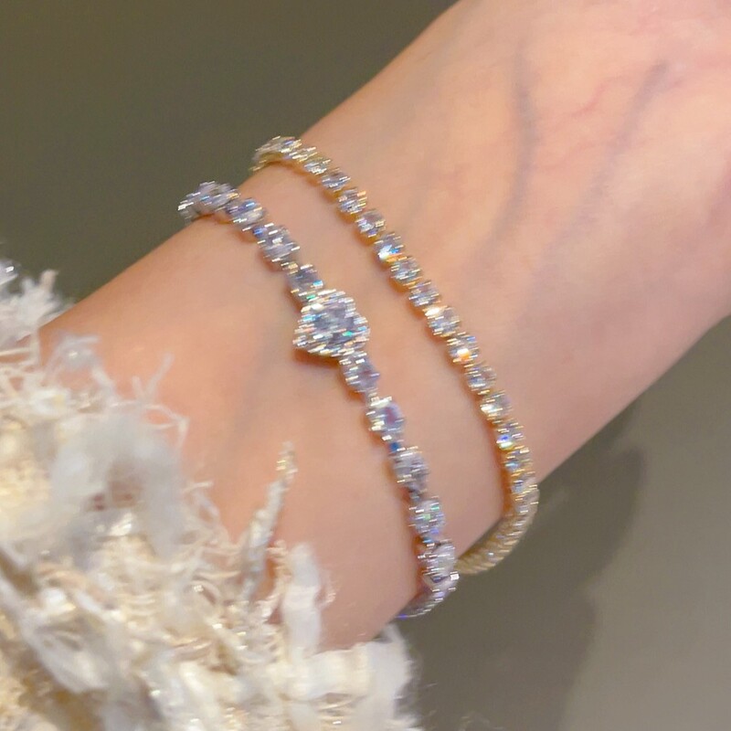 Bringer Bringer's Micro-set Series Zircon Bracelet Fairy Style Niche Design Sense silver Heart-shaped Love Hand Rope Bringer Bringer's Micro-set Series Zircon Bracelet Fairy Style Niche Design Sense silver Heart-shaped Love Hand Rope