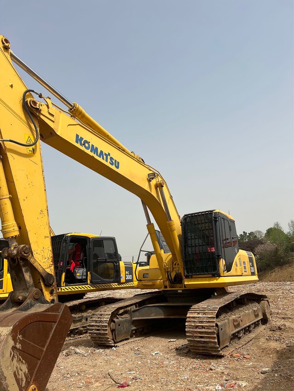 Exportación exclusiva de excavadoras de segunda mano Komatsu 300, precio especial de una excavadora nacional importada de 350