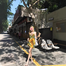 纯欲复古度假风吊带裙子女夏季新款V领不规则循环撞色印花连衣裙