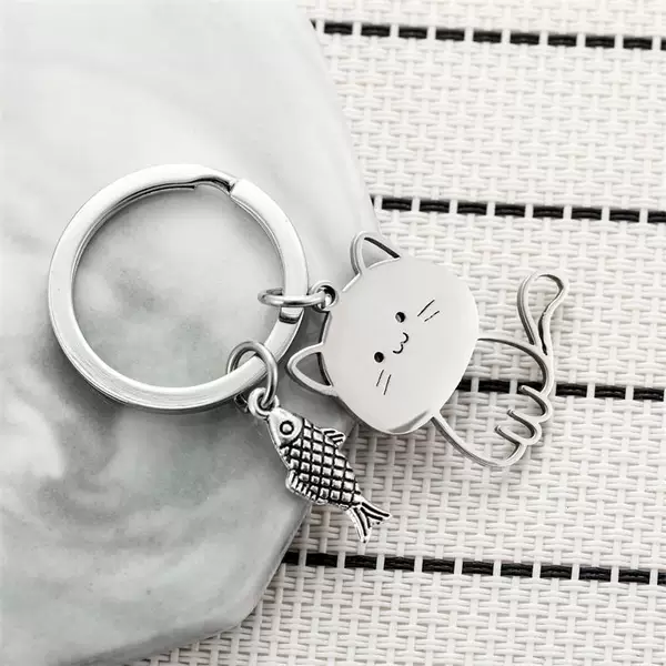 New Stainless Steel Japanese-Style Cat Eating Fish Keychain Cute Cartoon Cat Pendant Couple Keychain