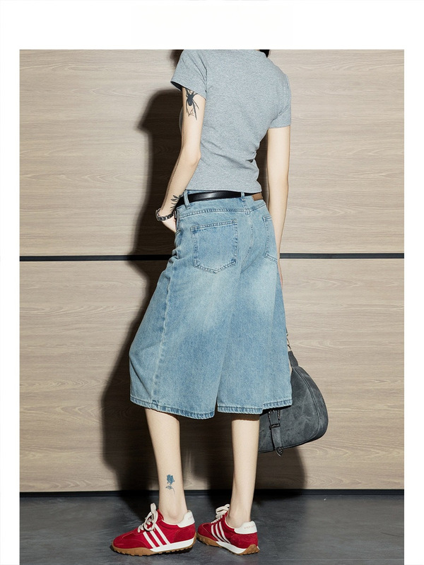 Light Blue Cropped Jeans for Women, Summer American High Street Style, Loose Fit, Slimming Wide-Leg Mid-Length Pants Light Blue Cropped Jeans for Women, Summer American High Street Style, Loose Fit, Slimming Wide-Leg Mid-Length Pants
